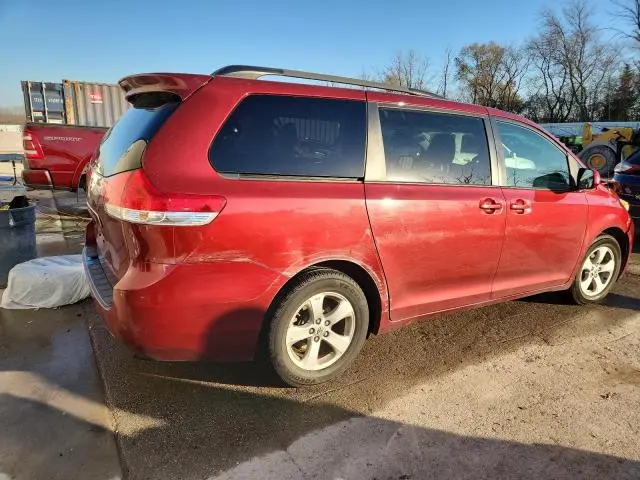 2013 TOYOTA SIENNA LE  