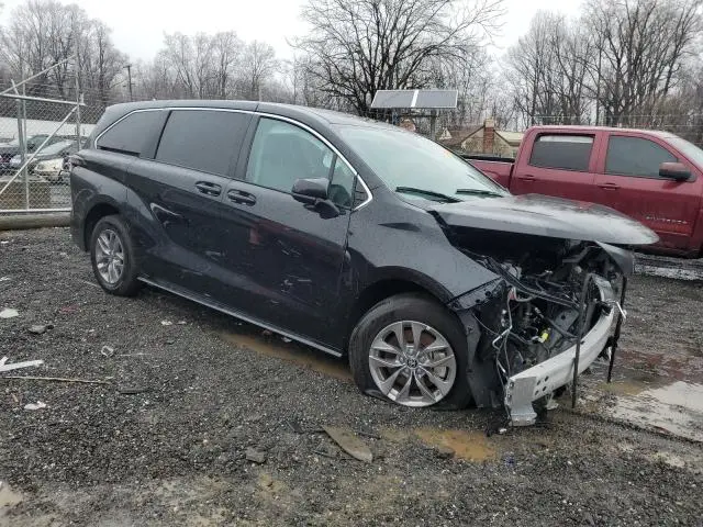 2024 TOYOTA SIENNA LE