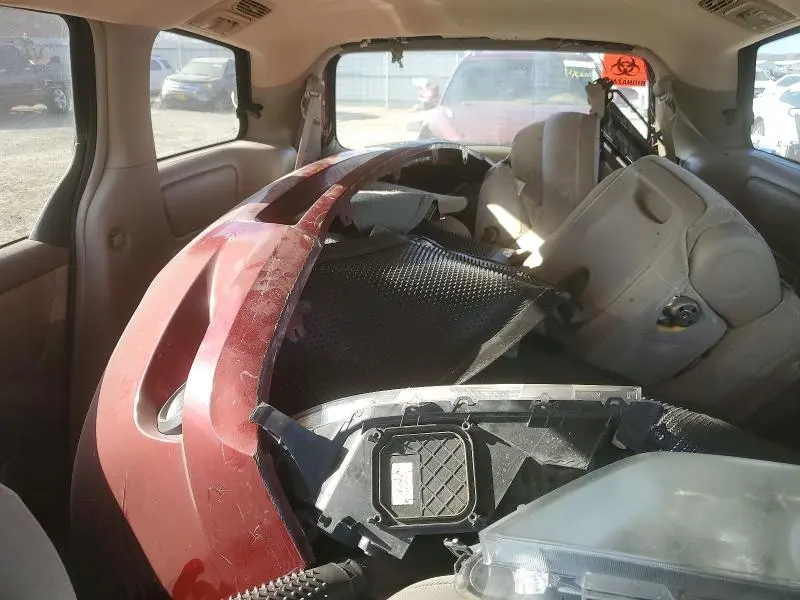 2010 TOYOTA SIENNA LE 7-PASSENGER  