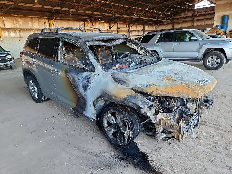 2019 TOYOTA HIGHLANDER LIMITED  