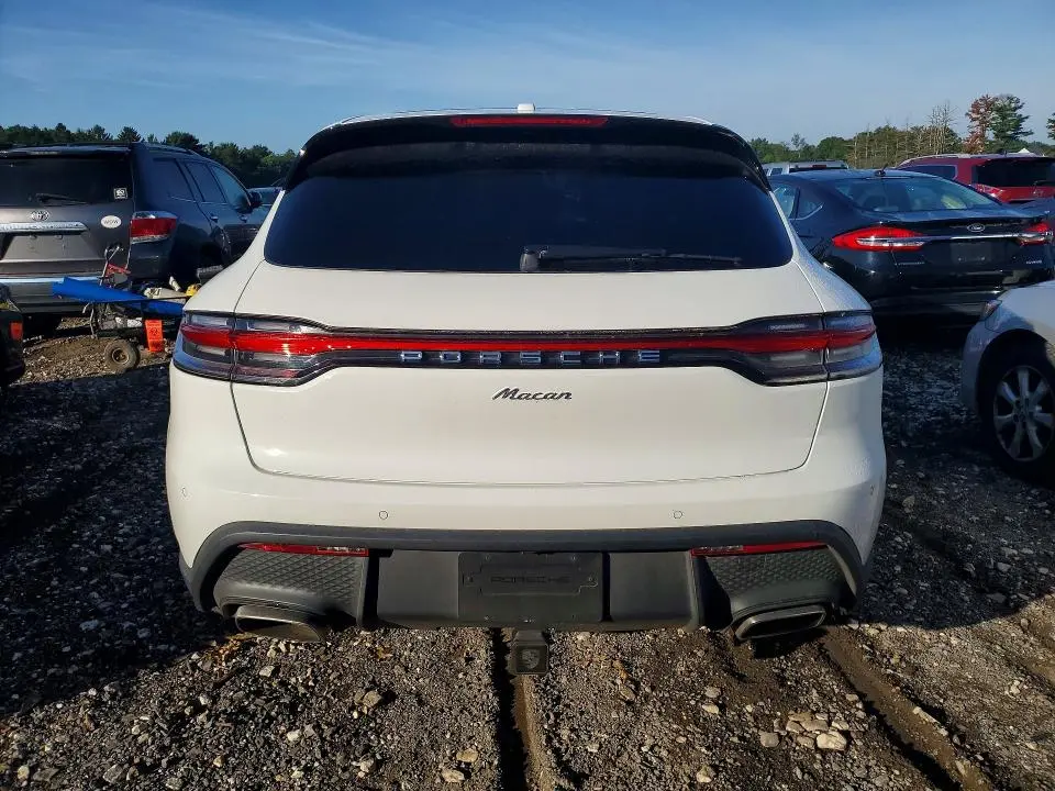 2022 PORSCHE MACAN   