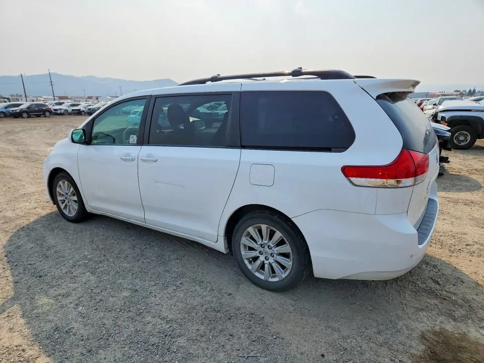 2013 TOYOTA SIENNA XLE 7-PASSENGER  