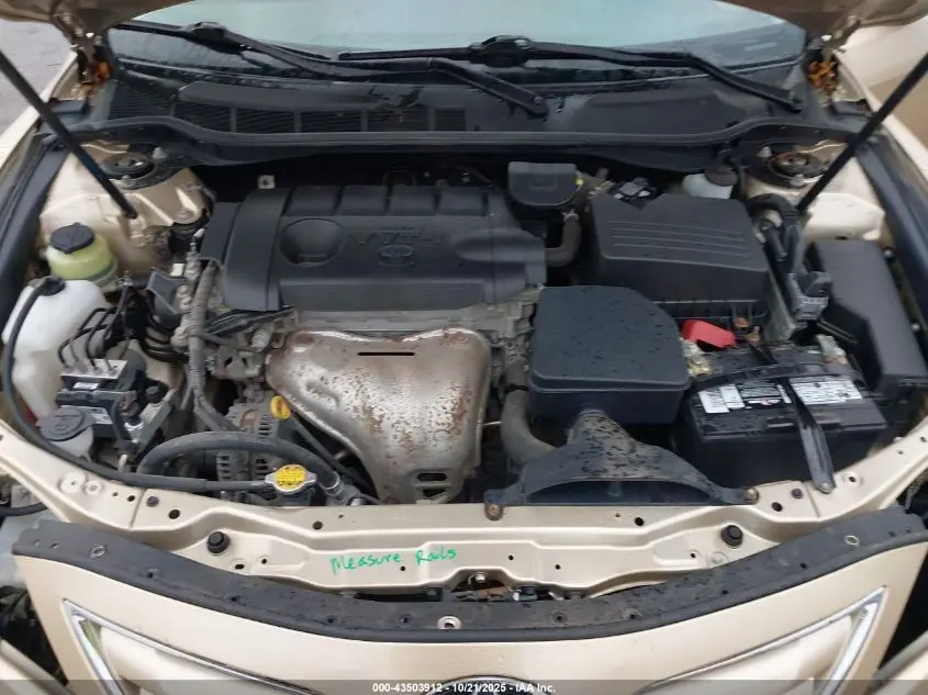 2011 TOYOTA CAMRY LE