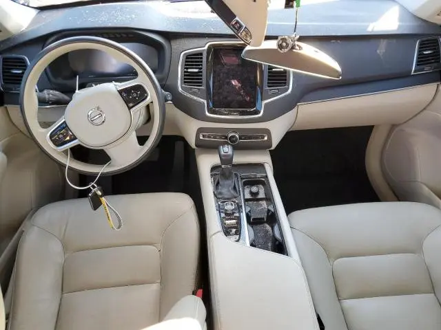 2020 VOLVO XC90 T6 MOMENTUM  