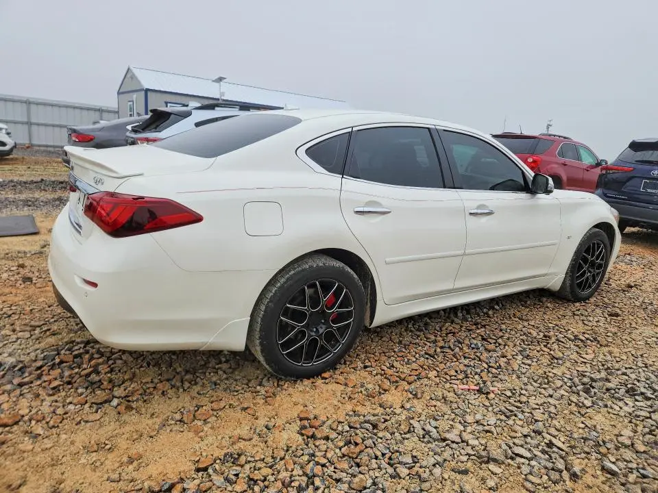 2019 INFINITI Q70 3.7 LUXE  