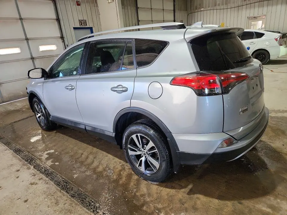 2018 TOYOTA RAV4 XLE  