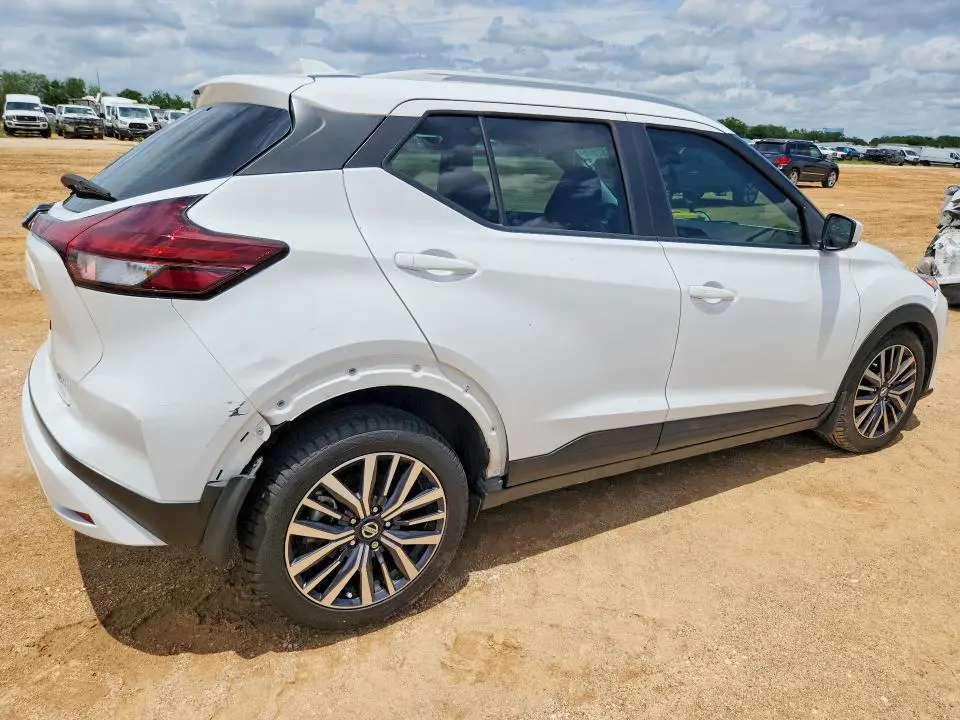 2021 NISSAN KICKS SV  