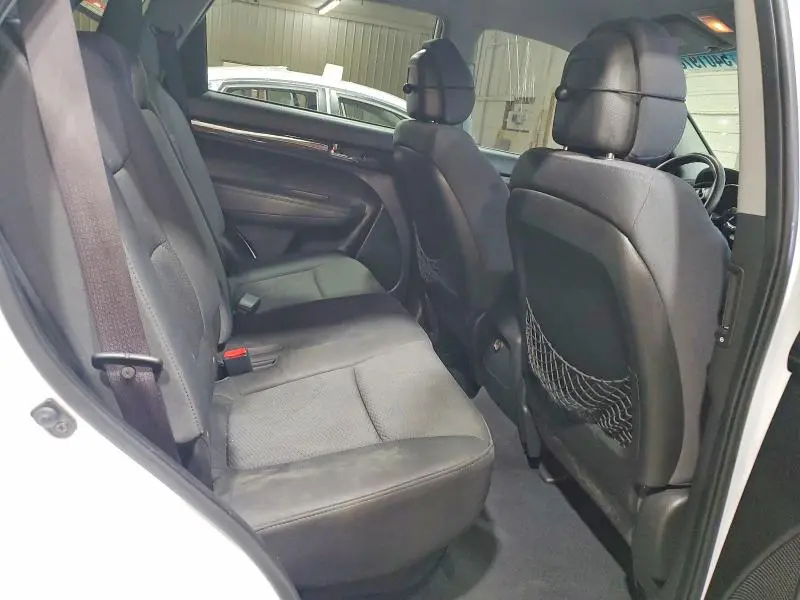 2011 KIA SORENTO LX  