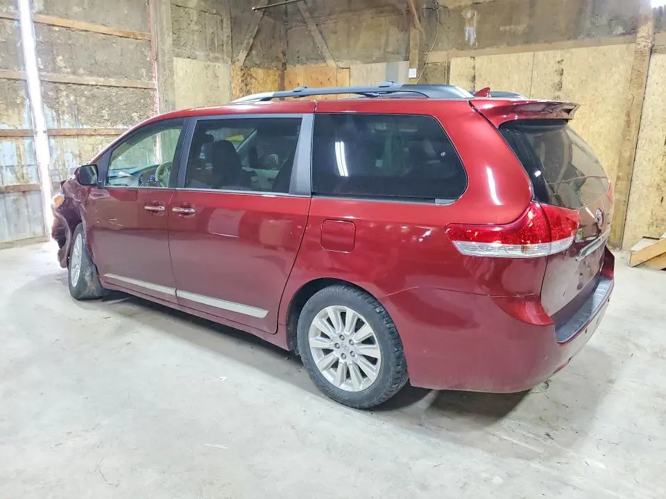2013 TOYOTA SIENNA LIMITED 7-PASSENGER  