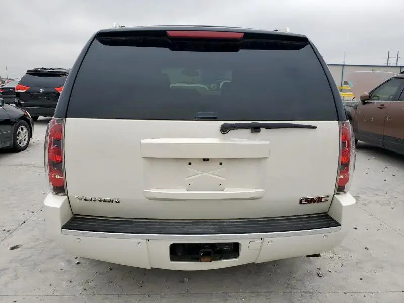 2011 GMC YUKON DENALI  
