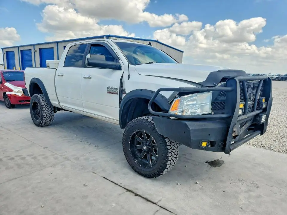 2016 RAM 2500 SLT  