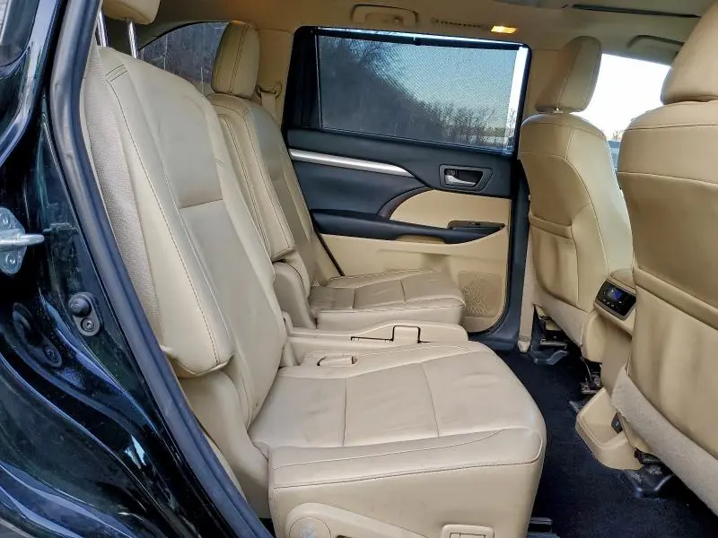 2015 TOYOTA HIGHLANDER XLE  