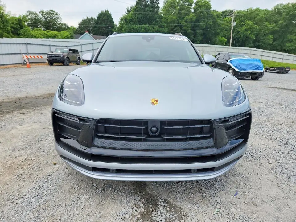 2023 PORSCHE MACAN BASE  