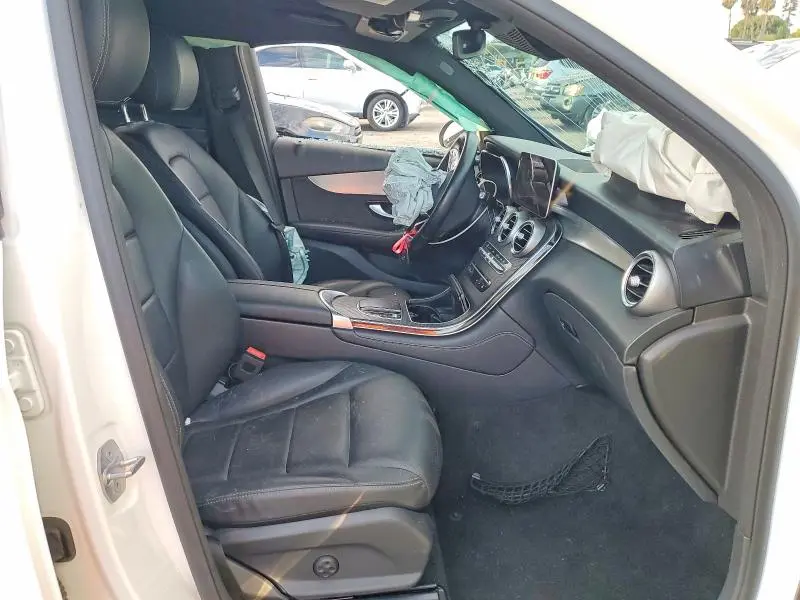 2020 MERCEDES-BENZ GLC 300  