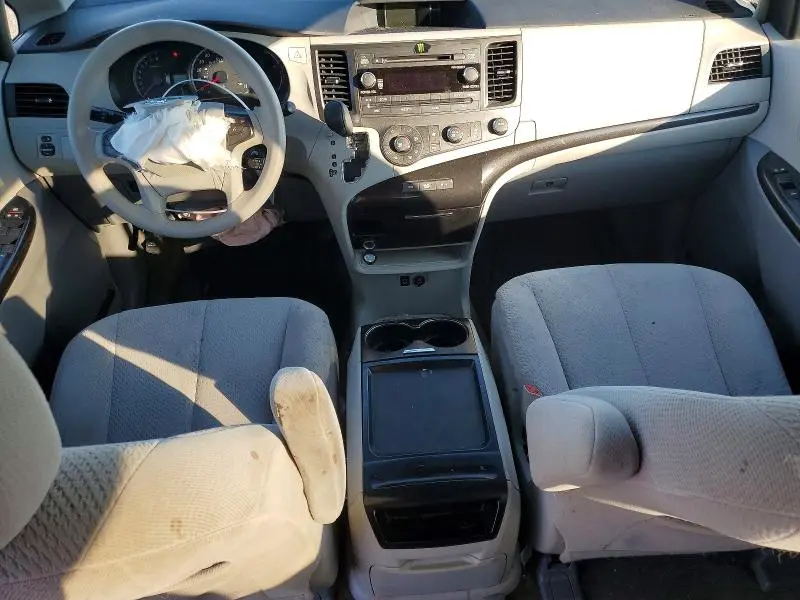 2011 TOYOTA SIENNA LE  