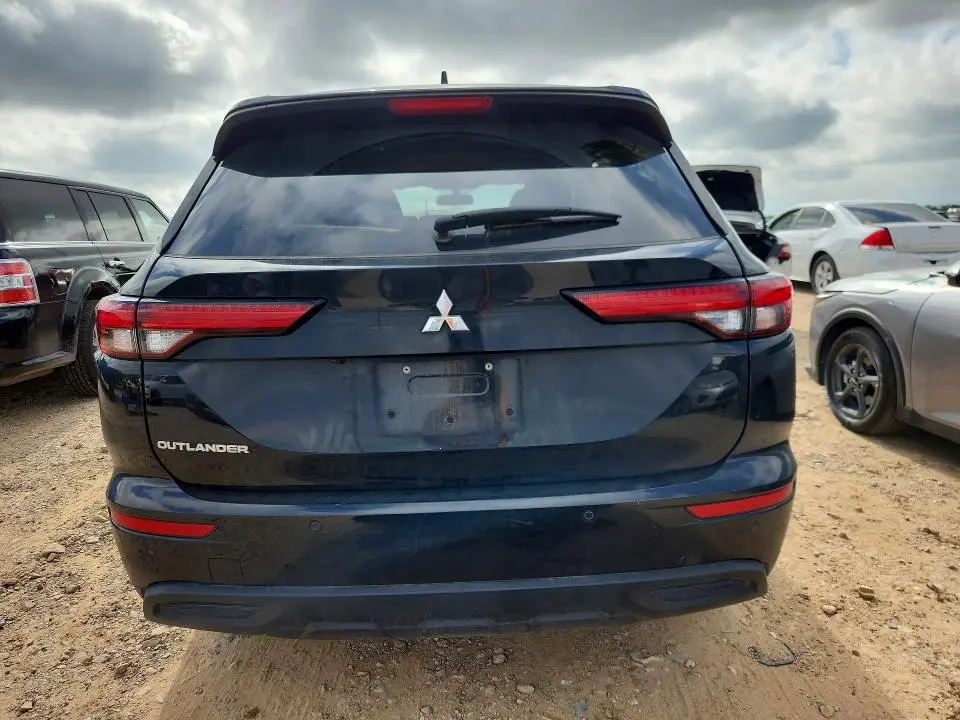 2024 MITSUBISHI OUTLANDER ES  