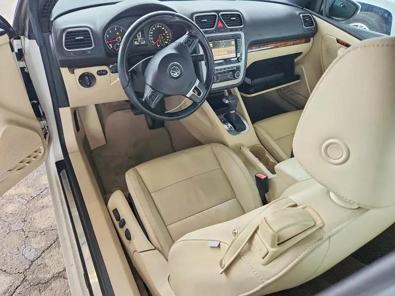 2010 VOLKSWAGEN EOS LUX  