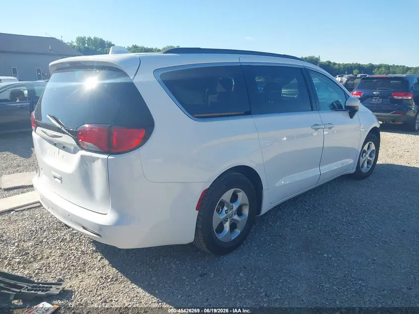 2017 CHRYSLER PACIFICA LX
