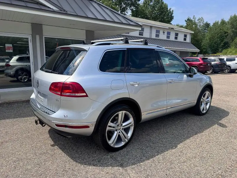 2017 VOLKSWAGEN TOUAREG EXECUTIVE  