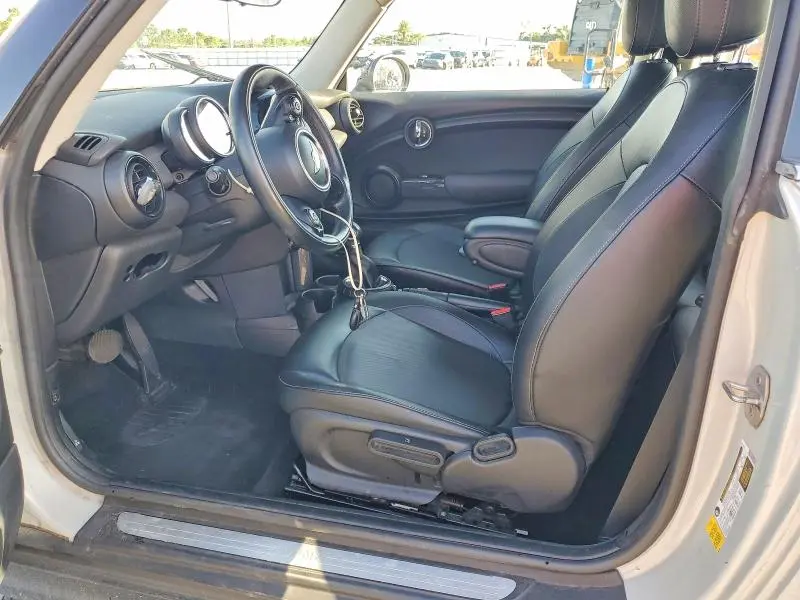 2016 MINI COOPER   