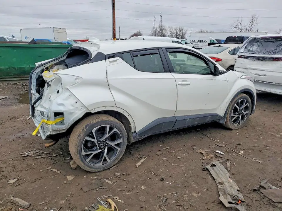 2018 TOYOTA C-HR XLE PREMIUM  
