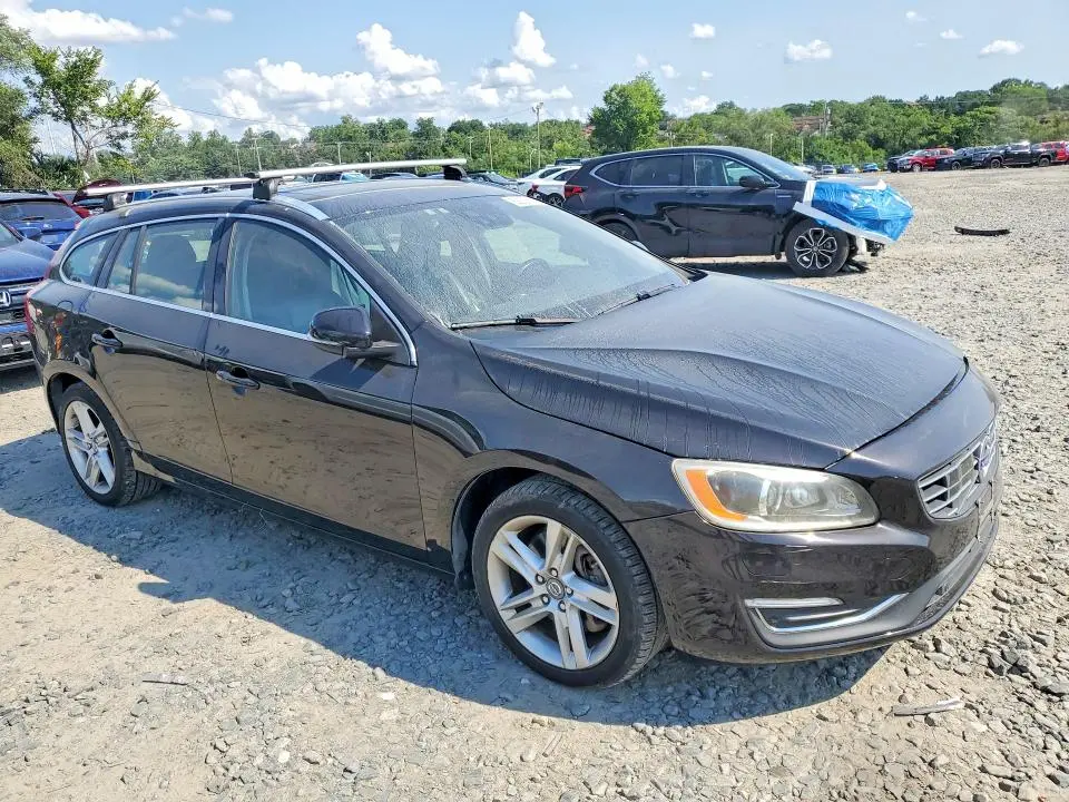 2015 VOLVO V60 PREMIER+  