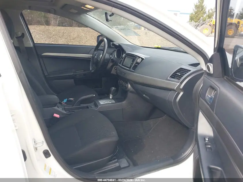 2015 MITSUBISHI LANCER SE