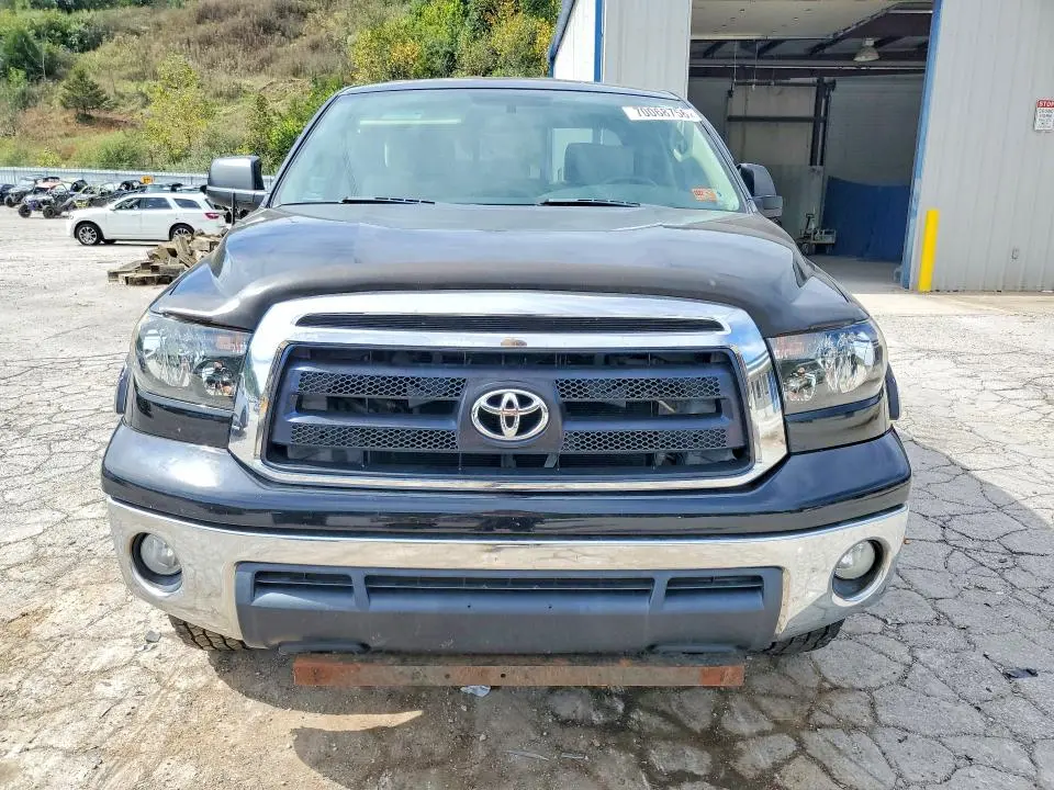 2011 TOYOTA TUNDRA DOUBLE CAB SR5  