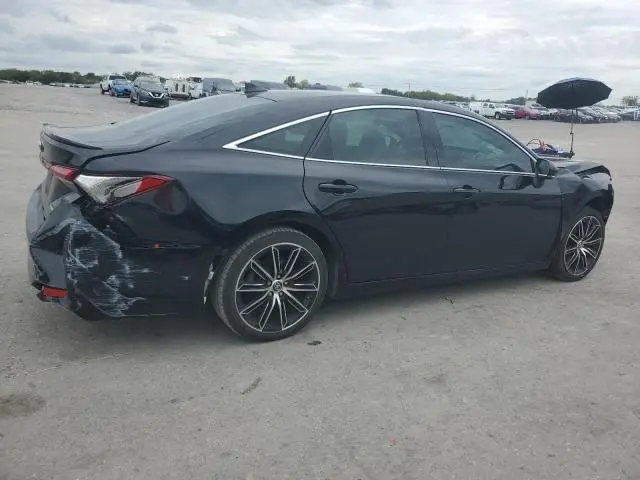 2019 TOYOTA AVALON XLE  