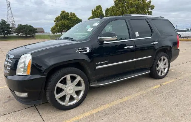 2011 CADILLAC ESCALADE LUXURY  