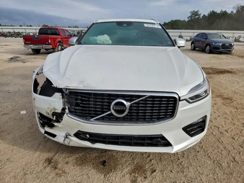 2019 VOLVO XC60 T5 R-DESIGN  