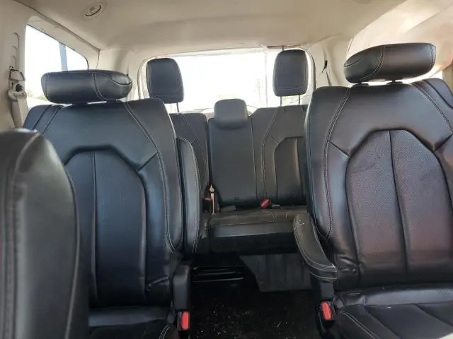 2020 CHRYSLER VOYAGER LXI  