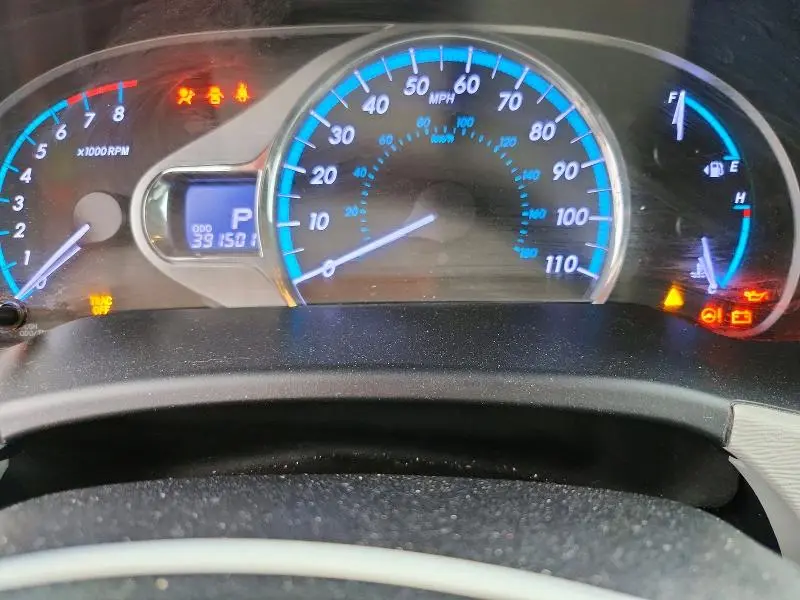 2014 TOYOTA SIENNA XLE 7-PASSENGER  