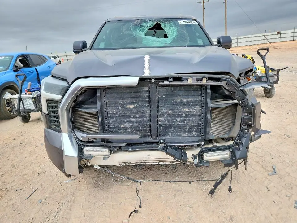 2025 TOYOTA TUNDRA CREWMAX LIMITED  