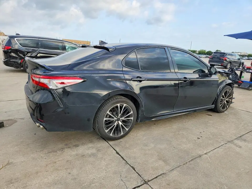 2019 TOYOTA CAMRY SE  