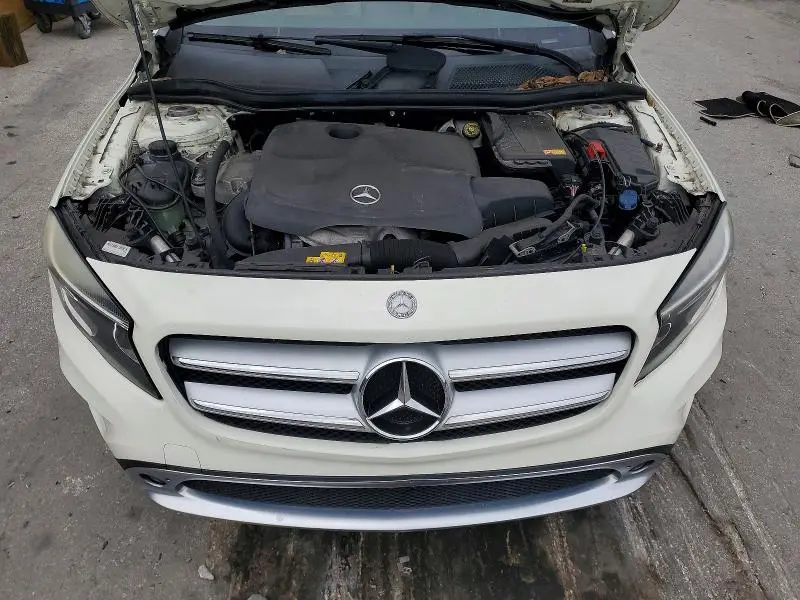 2015 MERCEDES-BENZ GLA 250 4MATIC  