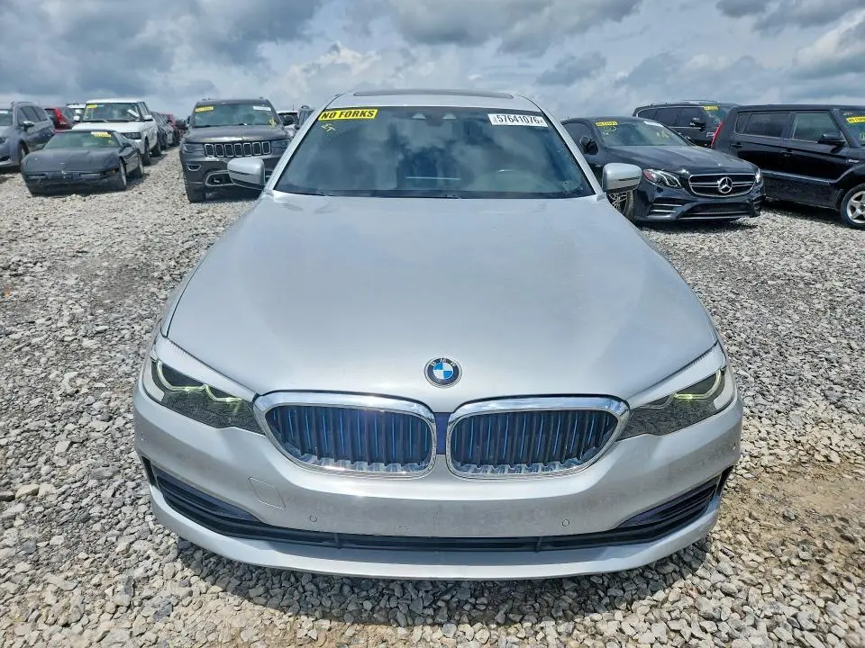 2019 BMW 530E   