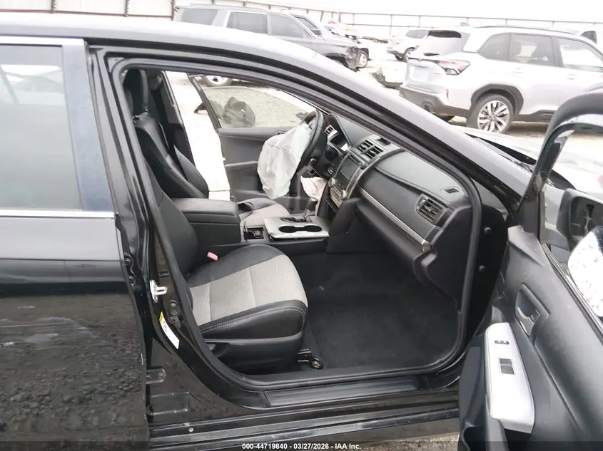 2012 TOYOTA CAMRY SE