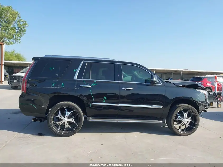 2017 CADILLAC ESCALADE LUXURY