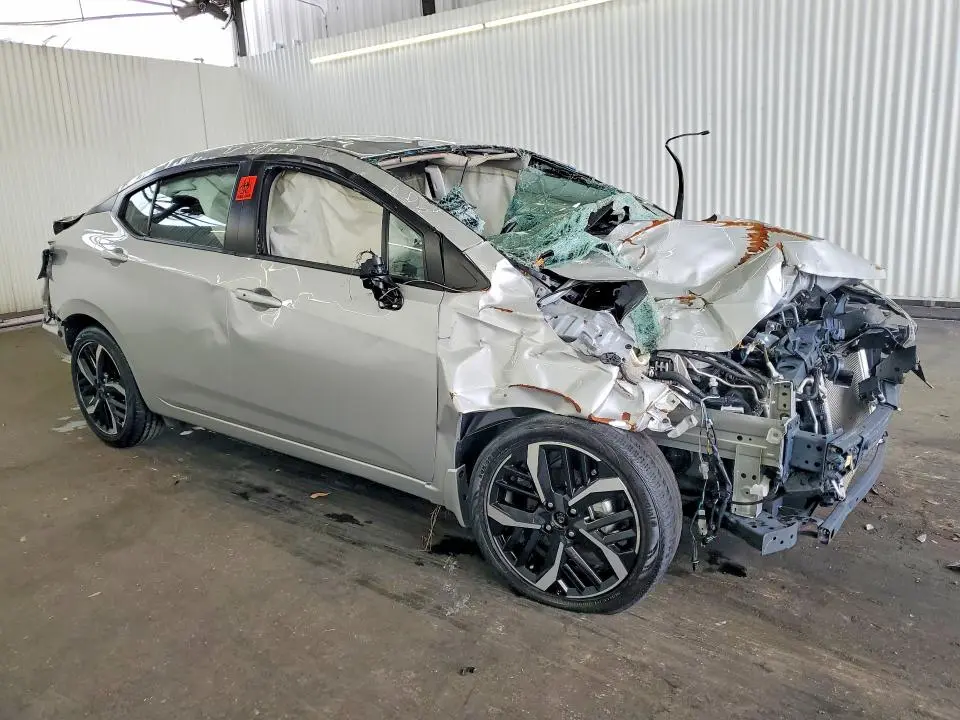 2025 NISSAN VERSA SR  