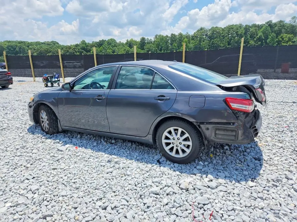 2010 TOYOTA CAMRY XLE  