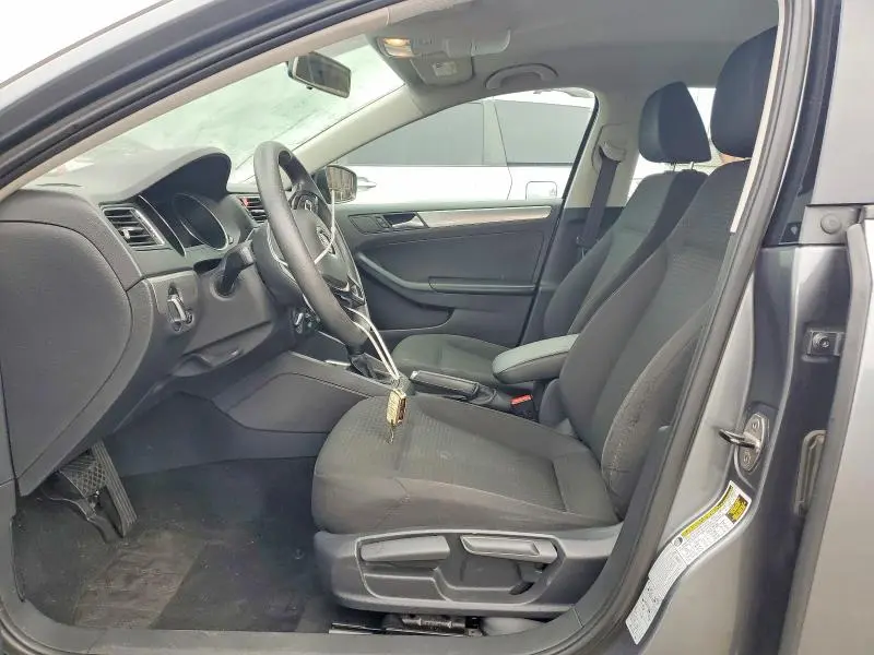 2015 VOLKSWAGEN JETTA SE  