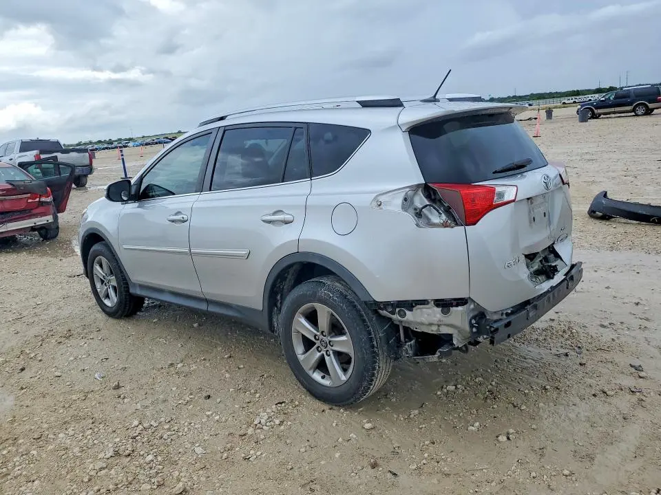 2015 TOYOTA RAV4 XLE  