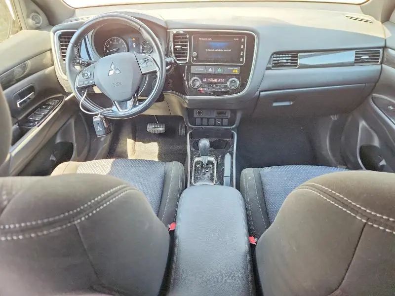 2018 MITSUBISHI OUTLANDER SE  