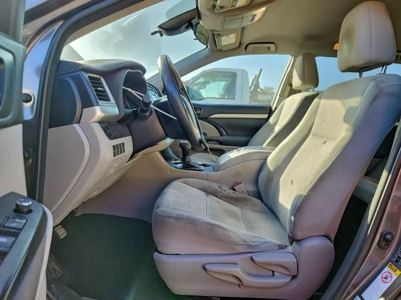 2018 TOYOTA HIGHLANDER LE  