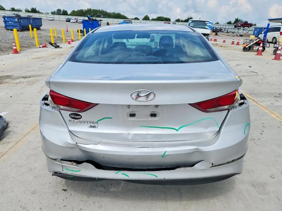 2018 HYUNDAI ELANTRA SE  