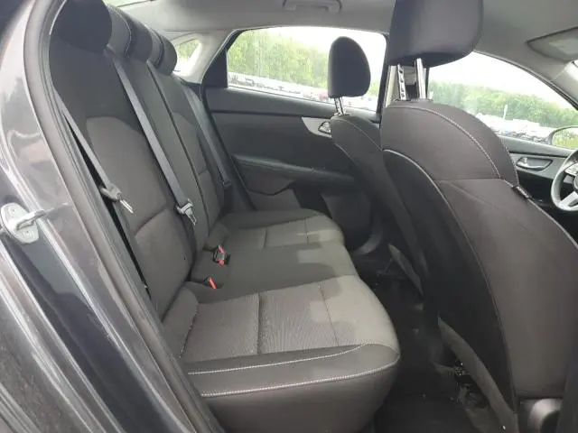 2023 KIA FORTE LX  