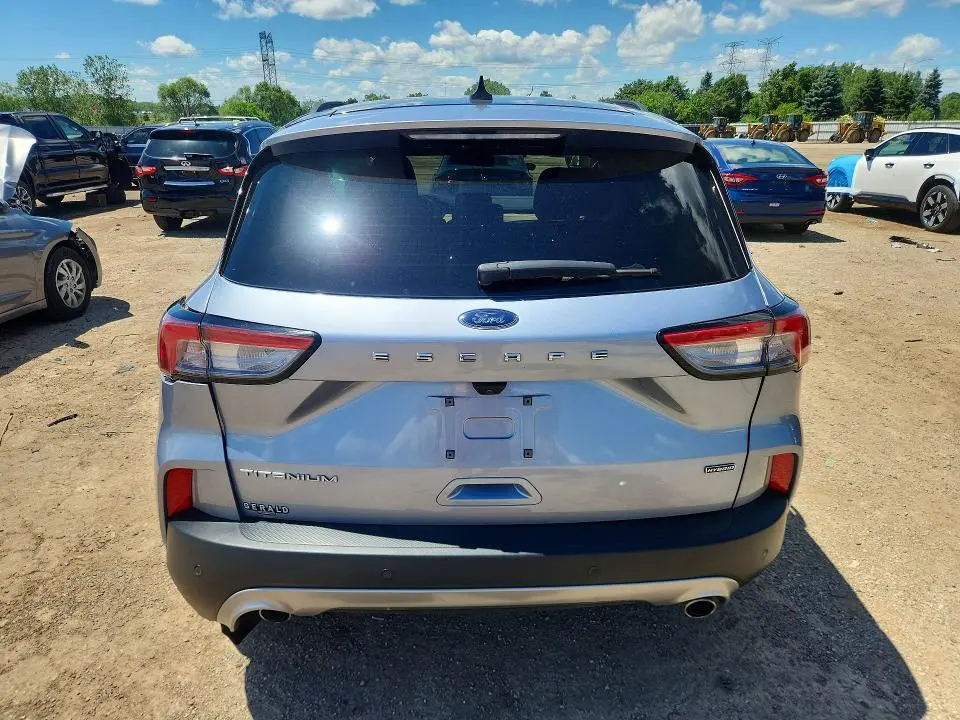 2022 FORD ESCAPE TITANIUM  