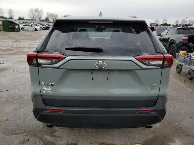 2022 TOYOTA RAV4 XLE