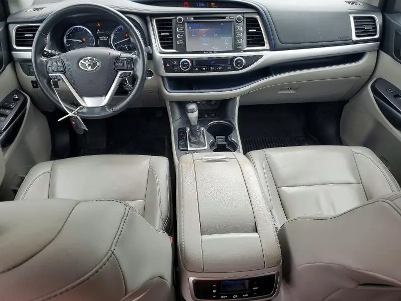 2019 TOYOTA HIGHLANDER XLE  